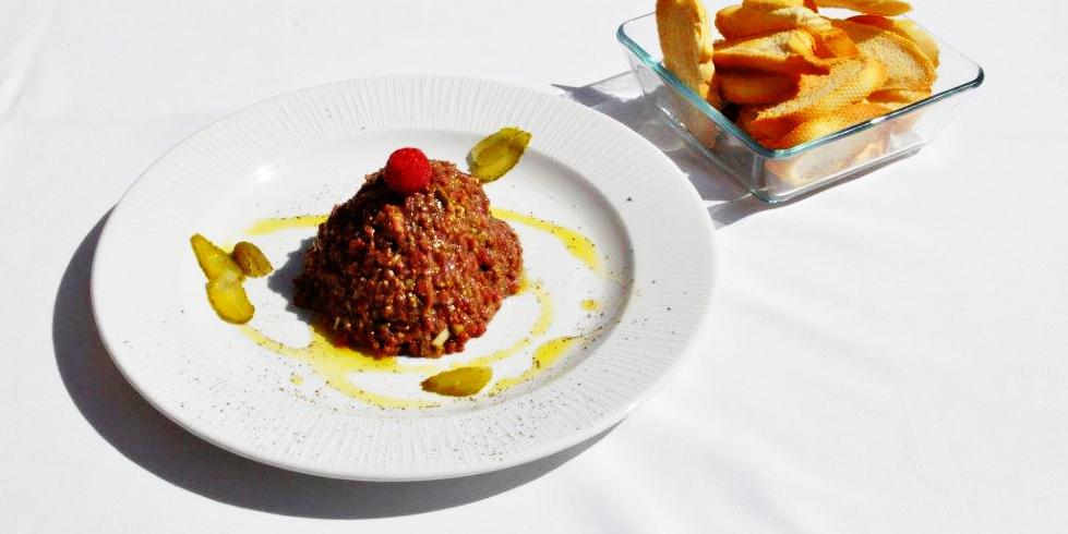 Steak tartar amb Malvasía de Sitges